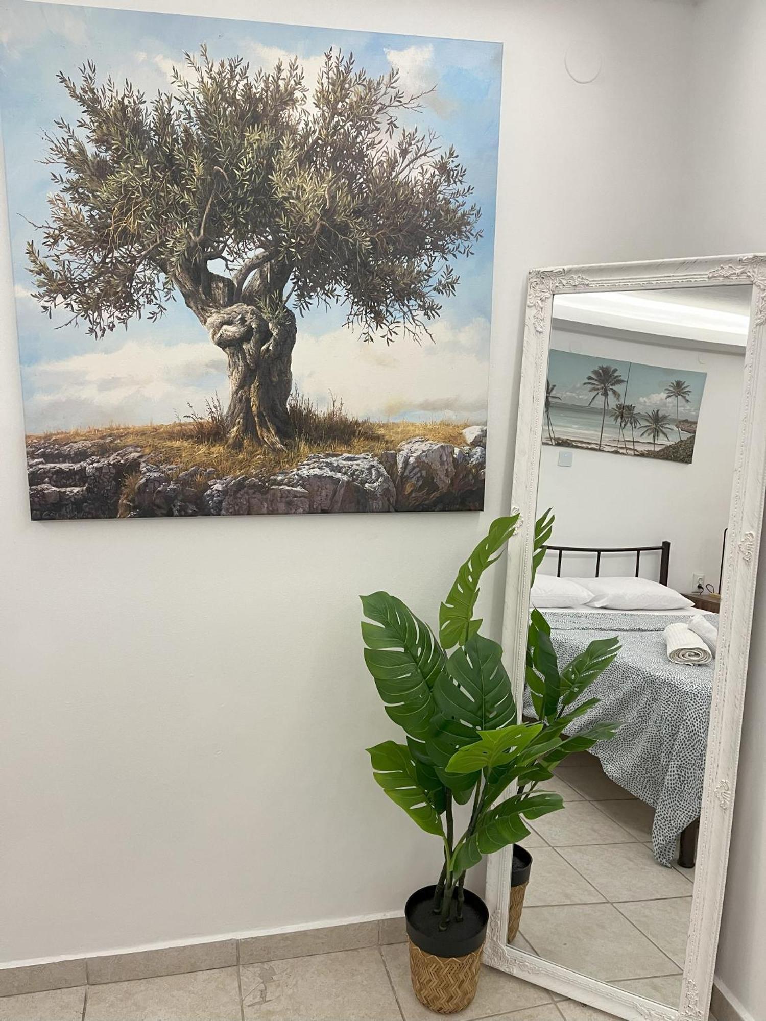 Skg Retreat Emerald - 5Min Walk From Seafront テッサロニキ エクステリア 写真
